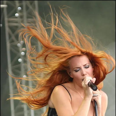Simone Simons